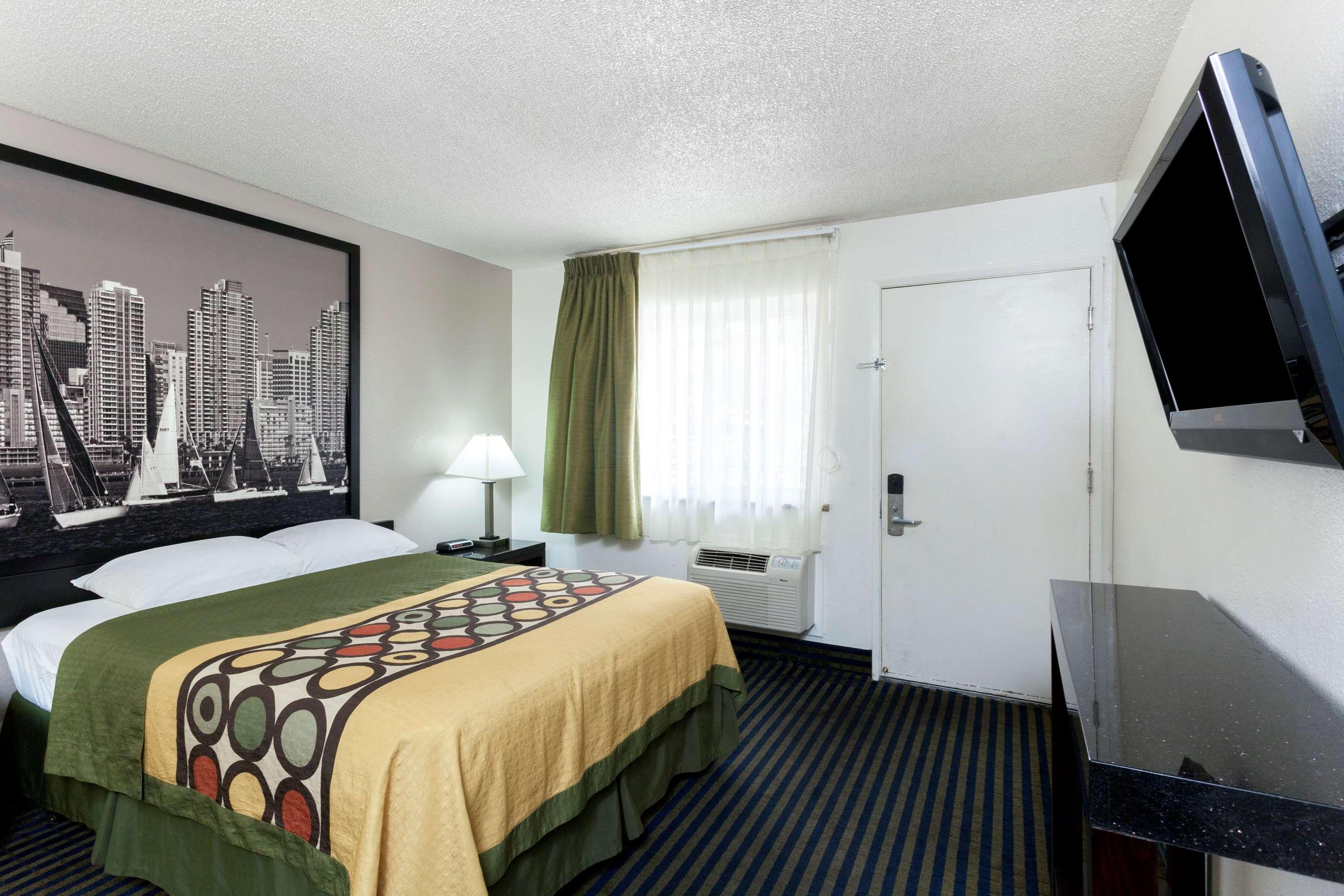 Super 8 By Wyndham San Diego Hotel Circle Exterior foto