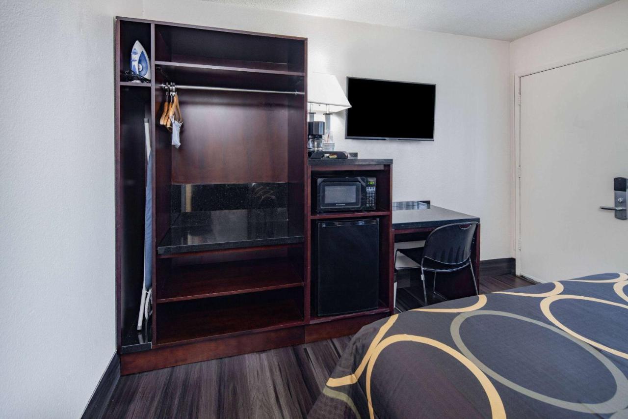 Super 8 By Wyndham San Diego Hotel Circle Exterior foto