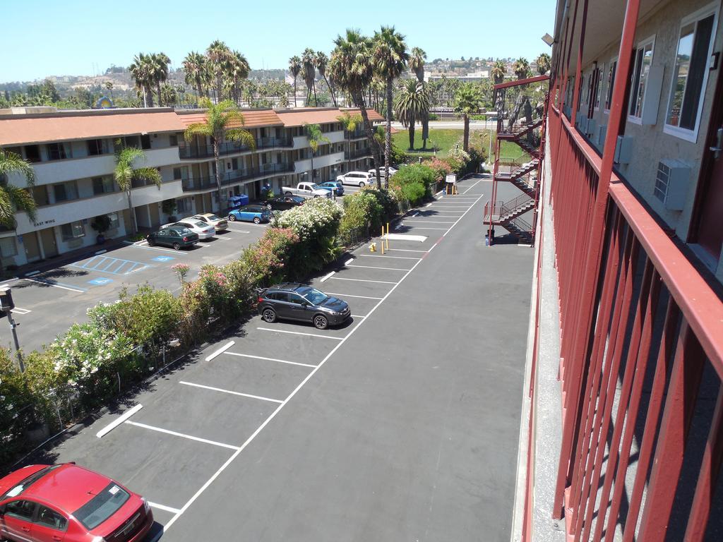 Super 8 By Wyndham San Diego Hotel Circle Exterior foto