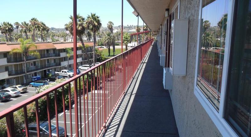 Super 8 By Wyndham San Diego Hotel Circle Exterior foto