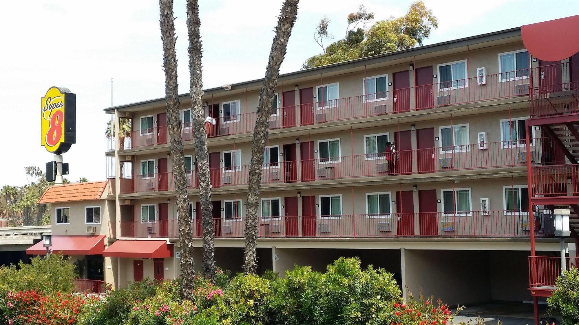 Super 8 By Wyndham San Diego Hotel Circle Exterior foto